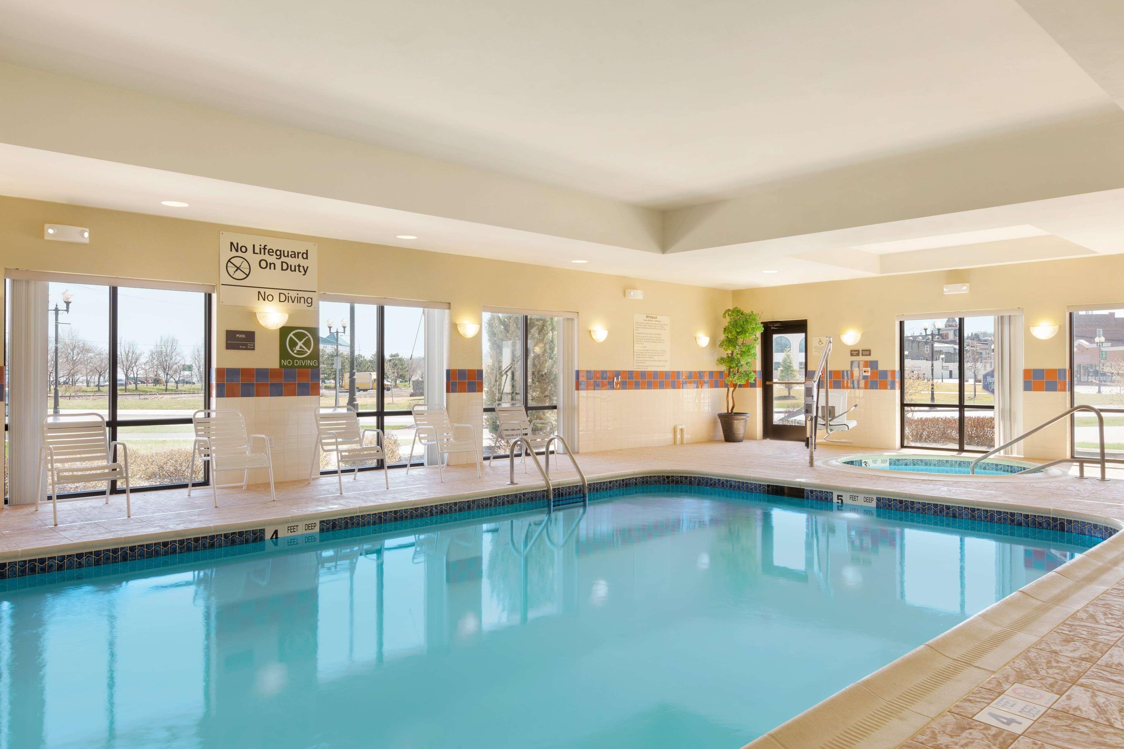 Hampton Inn Geneva Extérieur photo