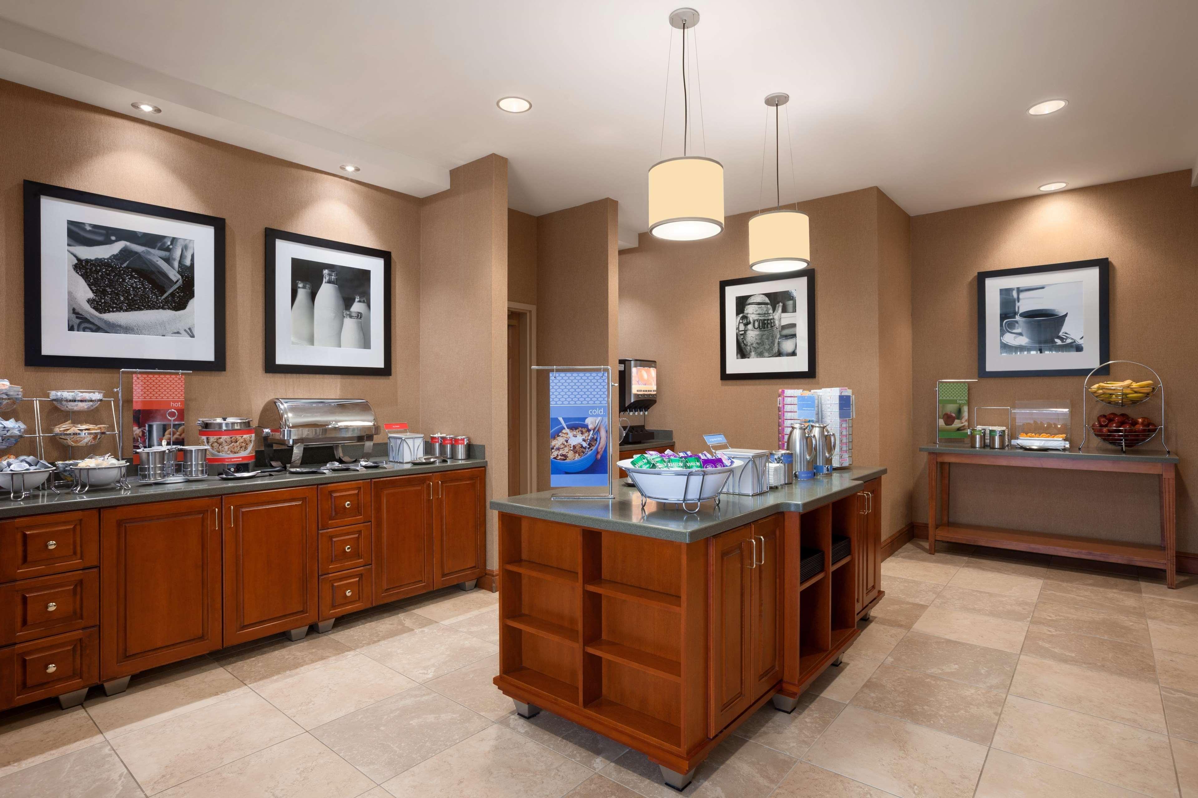 Hampton Inn Geneva Extérieur photo