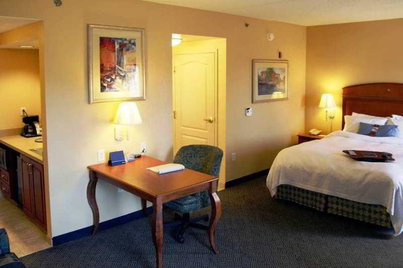 Hampton Inn Geneva Extérieur photo