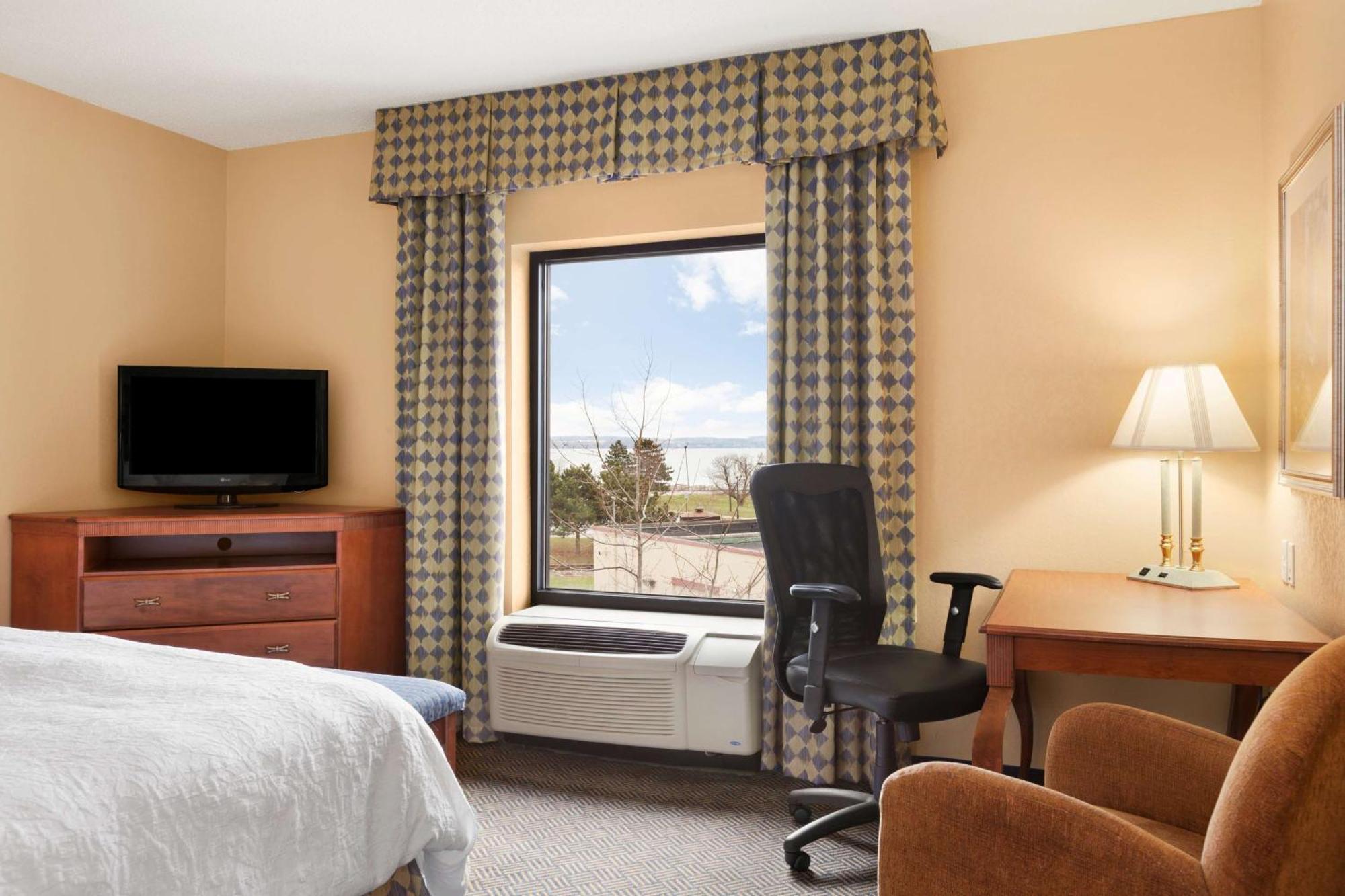 Hampton Inn Geneva Extérieur photo
