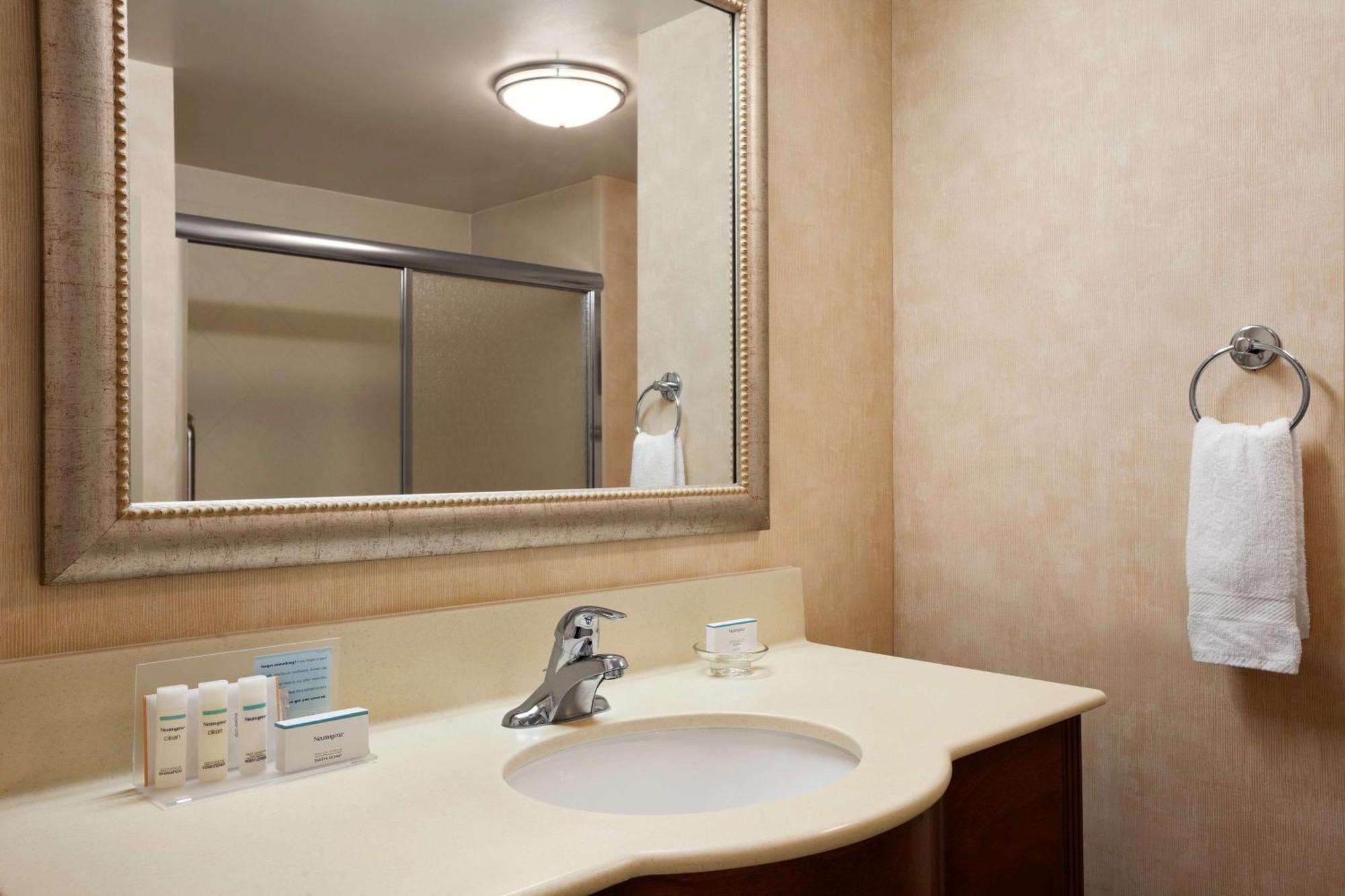 Hampton Inn Geneva Extérieur photo